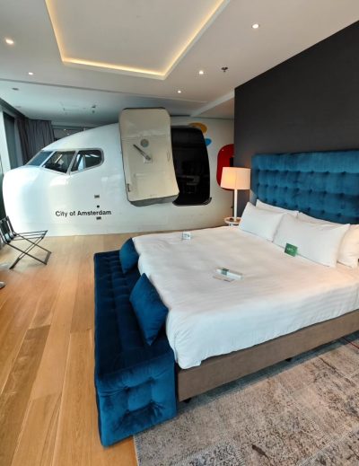 737 Cockpit Suite Amsterdam Hotel